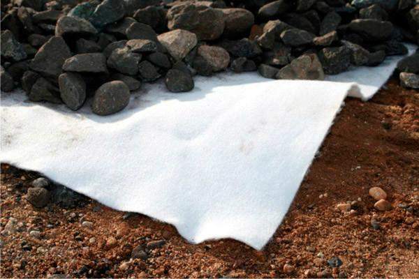 геотекстильный материал в дренажной системе